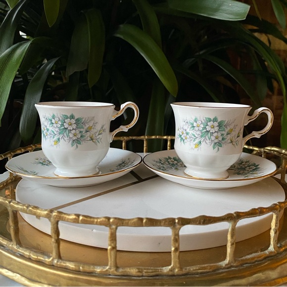 1960’s Pair of Queen Anne 8564 Floral Teacups + Saucers - Vintage Bone China Set - Picture 3 of 11